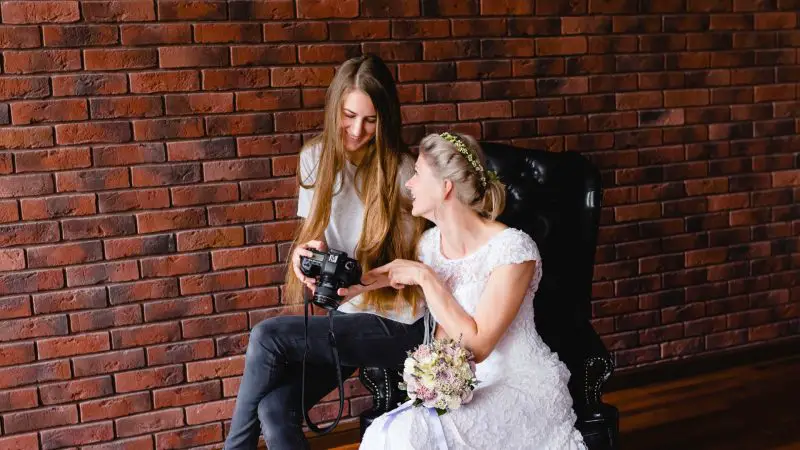 What Should a Female Photographer Wear to a Wedding