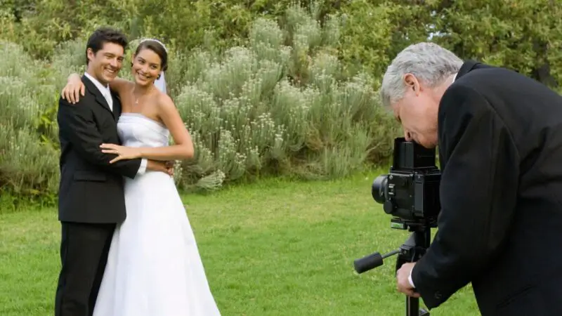 When Not to Consider Tipping Your Wedding Photographer