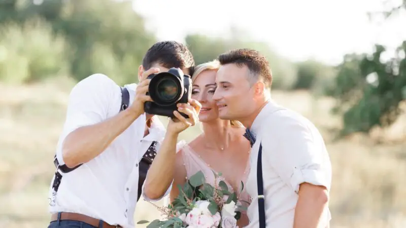 When to Consider Tipping Your Wedding Photographer